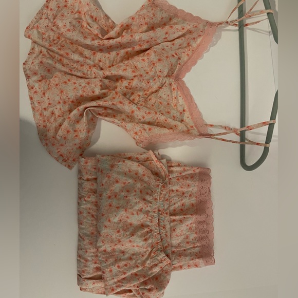 Cute floral Pajama SET - Picture 2 of 11